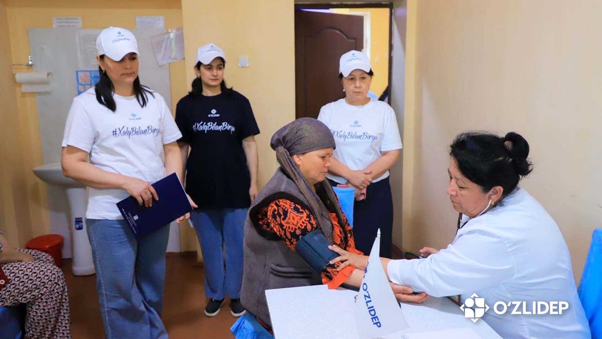 O‘zLiDePning “Salomatlik sari” loyihasi doirasida “Yangi obod”lik Gulbahor Matchanovaga moliyaviy yordam va dori-darmonlar berildi