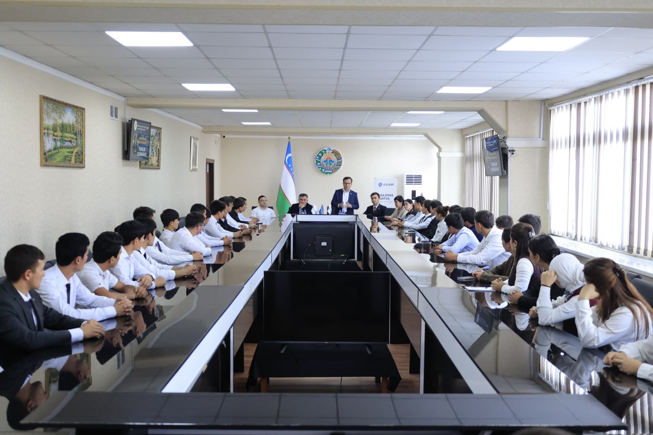 Namanganlik yoshlar bilan muloqotda BMT minbaridan ilgari surilgan tashabbuslar muhokama qilindi