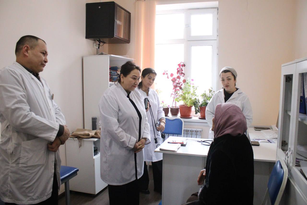 O'zLiDeP tashabbusi: 200 nafar urgutlik xotin-qizlar bepul tibbiy ko‘rikdan o‘tkazildi