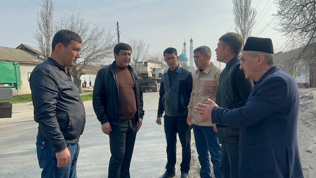 O‘zLiDeP deputati tashabbusi: yarim asrlik eski ustunlar o‘rniga 40 ta zamonaviy temir-beton ustun o‘rnatildi