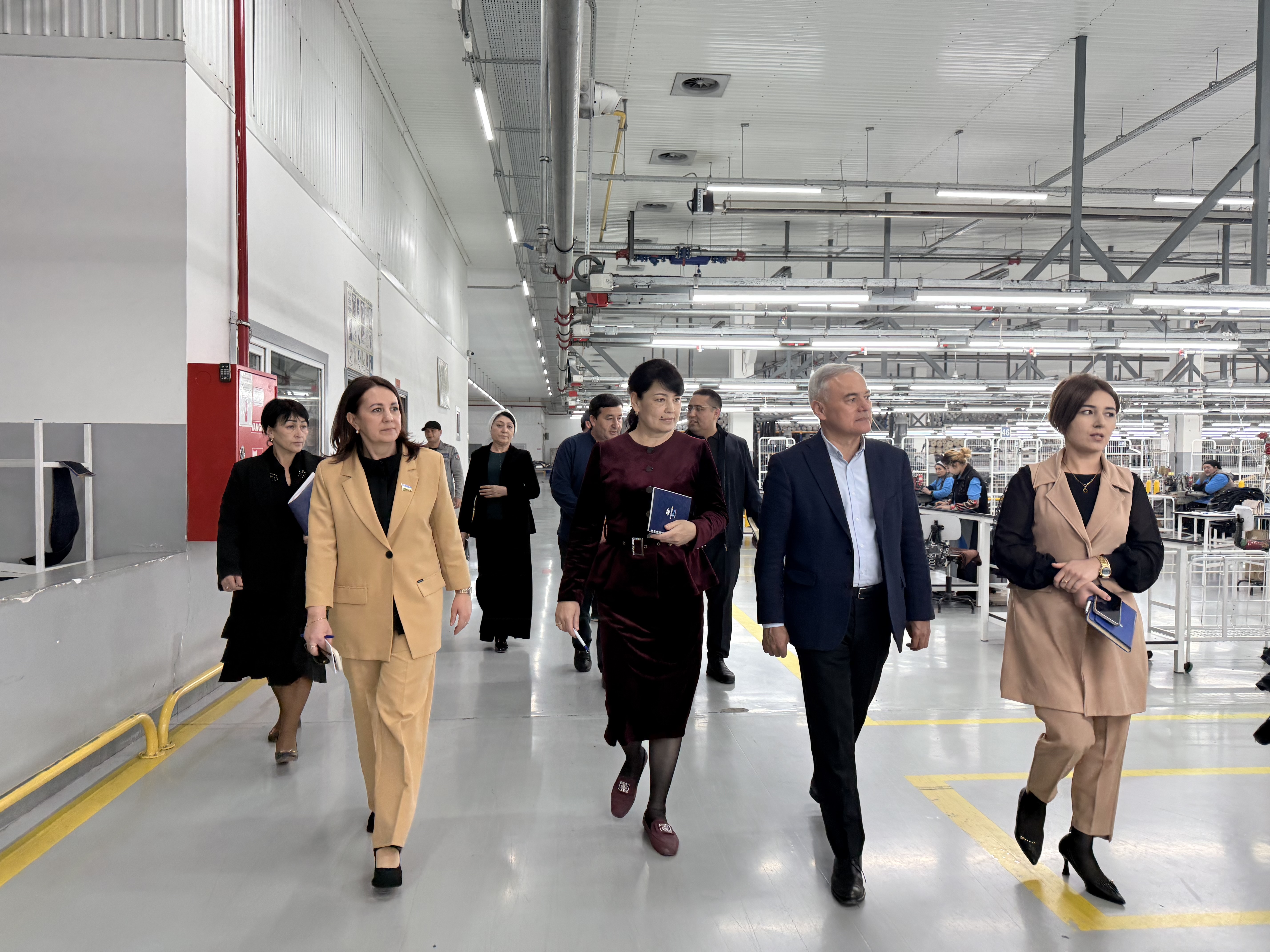 O‘zLiDeP ishchi guruhi Andijonda: tadbirkorlik va mahalladagi muammolar o‘rganilmoqda