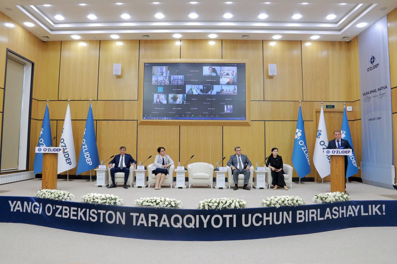 Etti suvli orgazm Dushdagi erkalashlar video